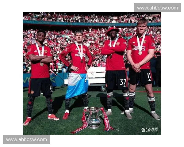 曼联欧联杯激战开启,精彩赛事全程直播不容错过 曼联欧联杯激战开启,精彩赛事全程直播不容错过